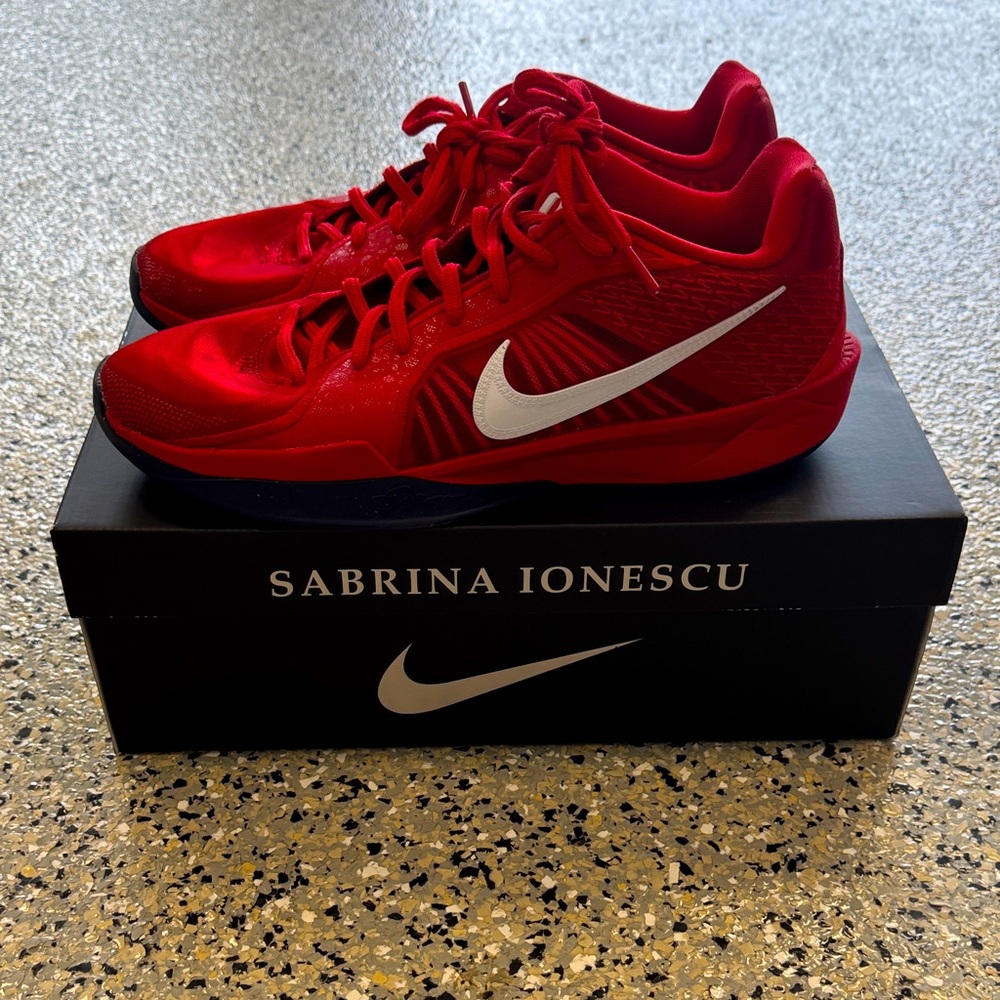 Nike Sabrina 2 basketball shoes women’s size 11.5